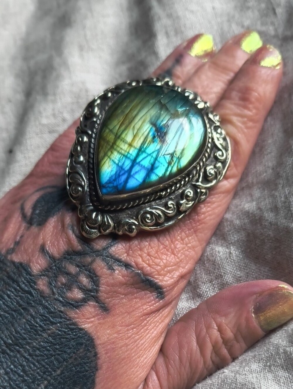 GORGEOUS Teardrop Labradorite Statement Ring Tibetan Silver Size 8 Adjustable - Picture 6 of 10